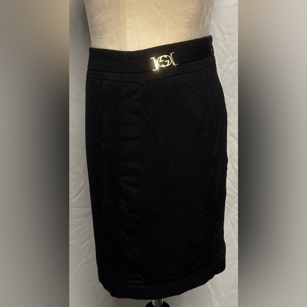 GUCCI Black Lined Mini Skirt w/ Gold Gucci Logo on back hips Size S (40) - Picture 5 of 13